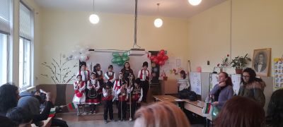 Ученици и учители отбелязаха Националния празник на България - Трети Март! - Изображение 1